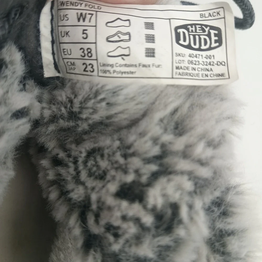 Hey Dude Wendy Fold Black Faux Fur Lined Slip On Loafers Womens Size 7 40471-001